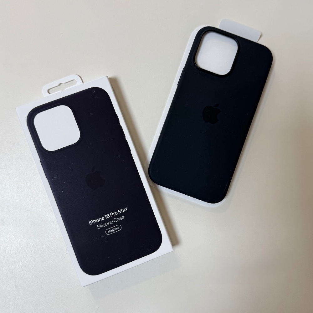 iPhone 16 Pro Max Silicon Case in black